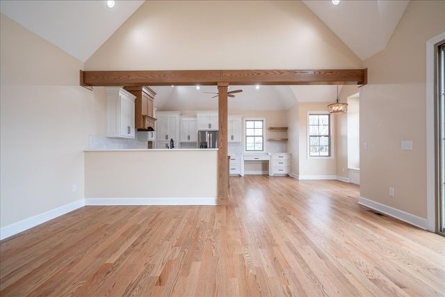 1238 Baylee Cir, Lawrenceburg, TN 38464