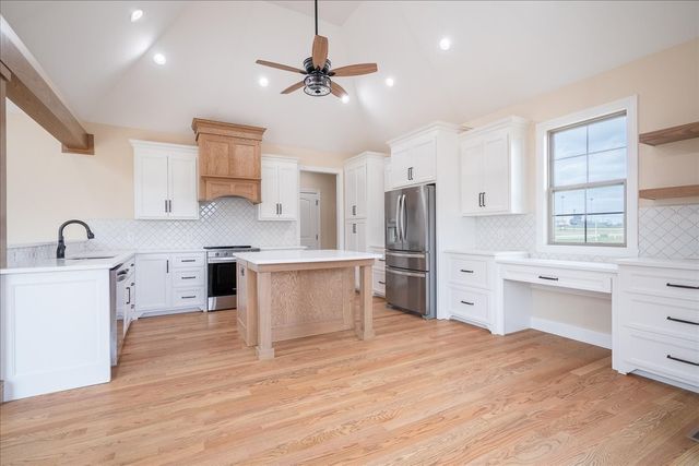 1238 Baylee Cir, Lawrenceburg, TN 38464