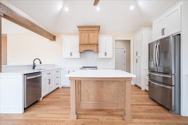 1238 Baylee Cir, Lawrenceburg, TN 38464