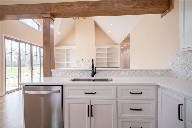 1238 Baylee Cir, Lawrenceburg, TN 38464