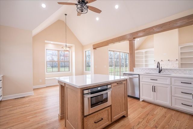 1238 Baylee Cir, Lawrenceburg, TN 38464