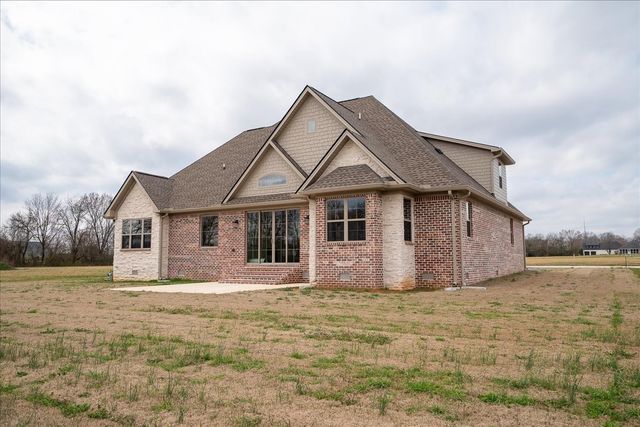 1238 Baylee Cir, Lawrenceburg, TN 38464