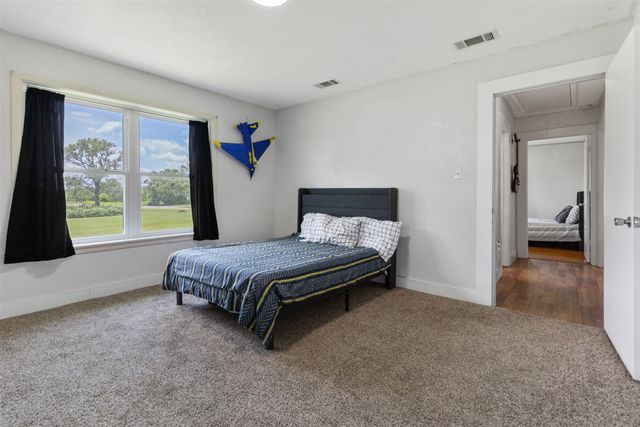 107 Southmayd Road, Southmayd, TX 76268