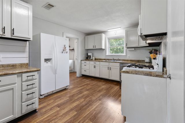 107 Southmayd Road, Southmayd, TX 76268