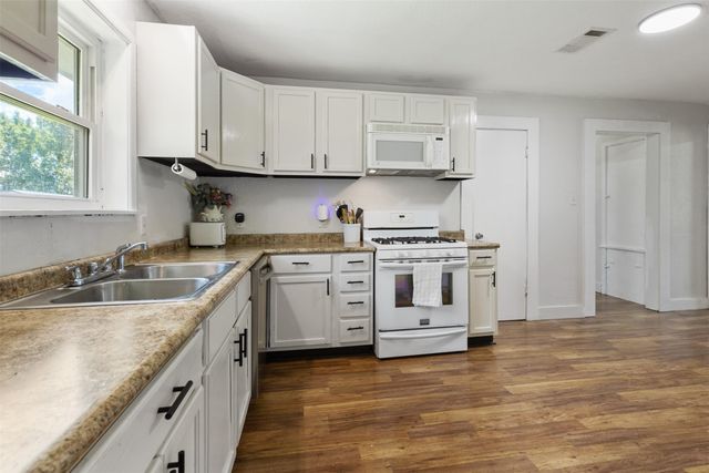 107 Southmayd Road, Southmayd, TX 76268