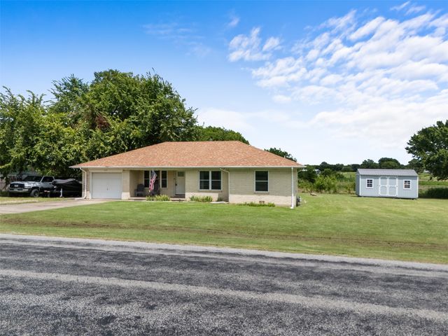 107 Southmayd Road, Southmayd, TX 76268