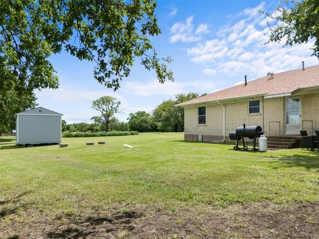 107 Southmayd Road, Southmayd, TX 76268