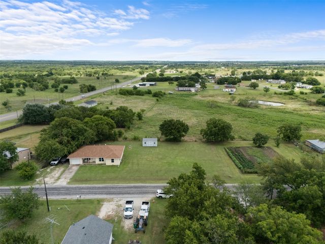 107 Southmayd Road, Southmayd, TX 76268