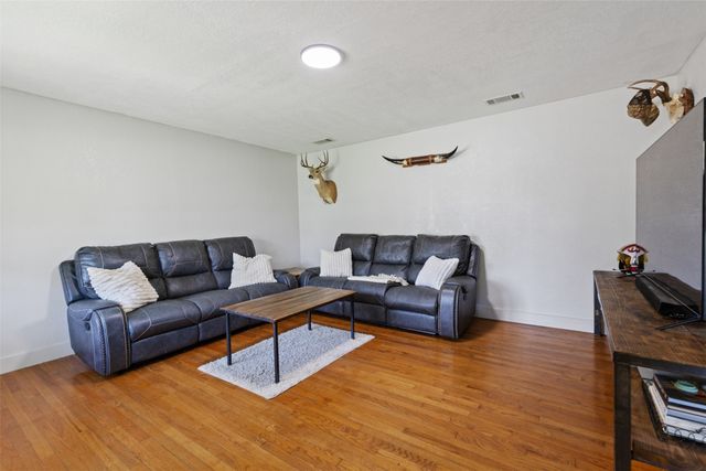 107 Southmayd Road, Southmayd, TX 76268