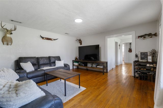107 Southmayd Road, Southmayd, TX 76268
