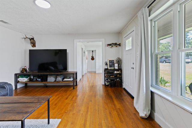 107 Southmayd Road, Southmayd, TX 76268