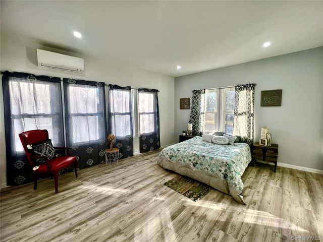 128 W Main Street, Middletown, NY 10940