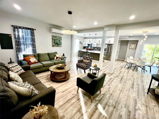 128 W Main Street, Middletown, NY 10940