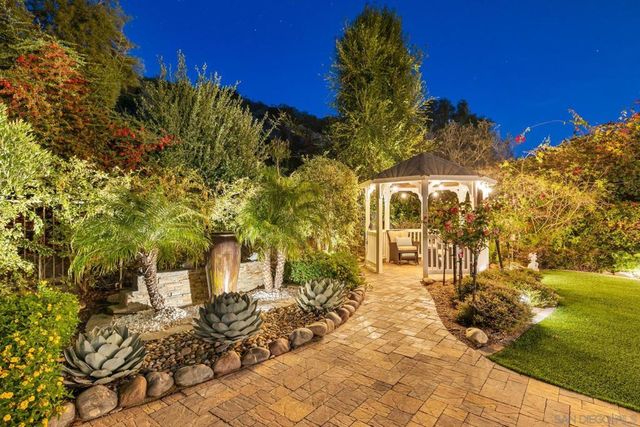 17051 San Antonio Rose Ct, San Diego, CA 92127