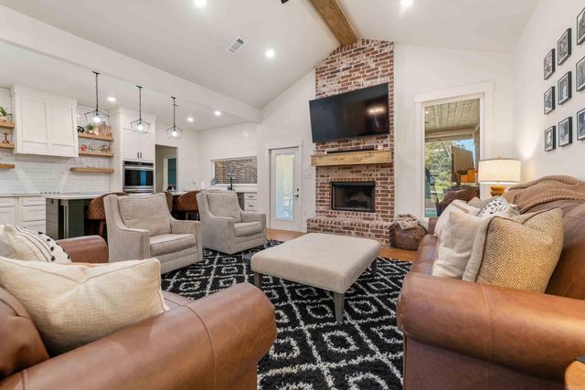 6090 Coral Ridge Drive, Bryant, AR 72022