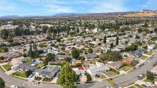 1675 Barnes, Simi Valley, CA 93063