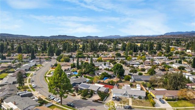 1675 Barnes, Simi Valley, CA 93063