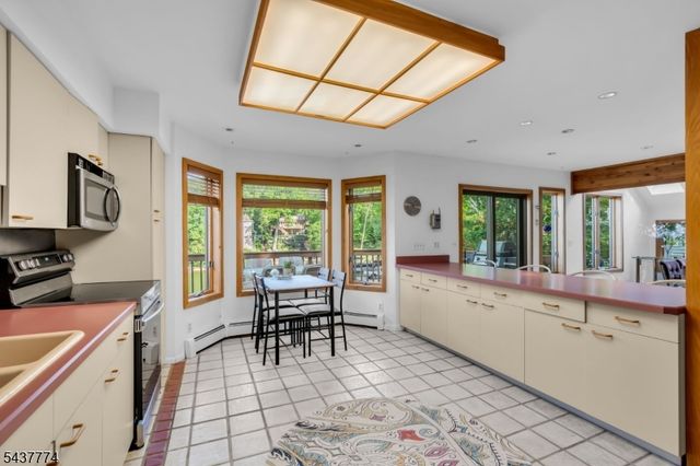 209 Squaw Trl, Hopatcong Boro, NJ 07821