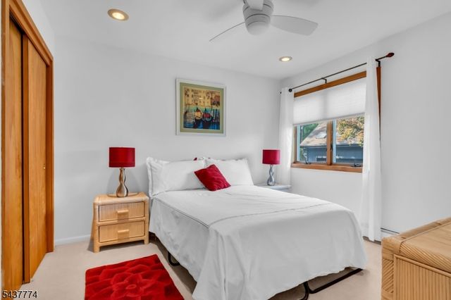209 Squaw Trl, Hopatcong Boro, NJ 07821