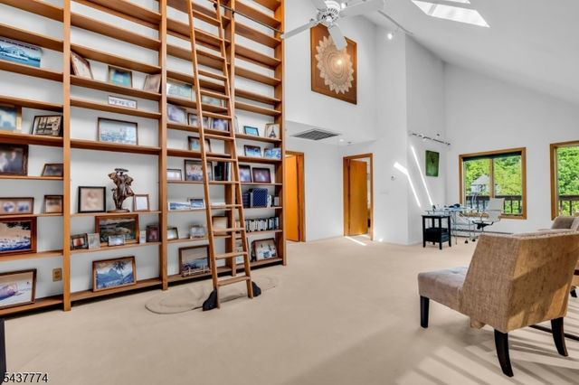 209 Squaw Trl, Hopatcong Boro, NJ 07821