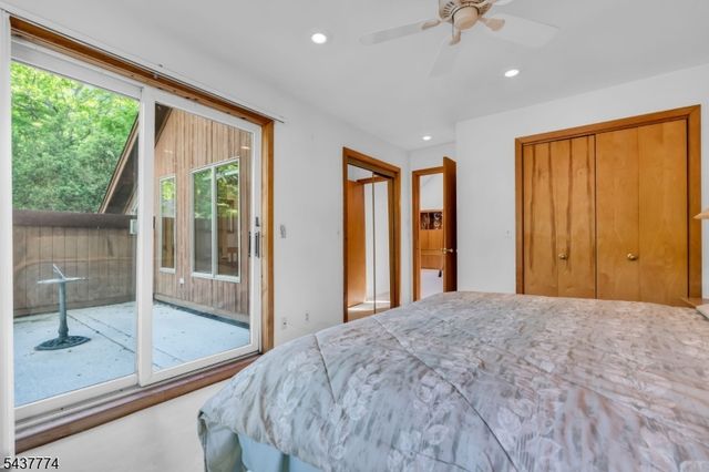209 Squaw Trl, Hopatcong Boro, NJ 07821
