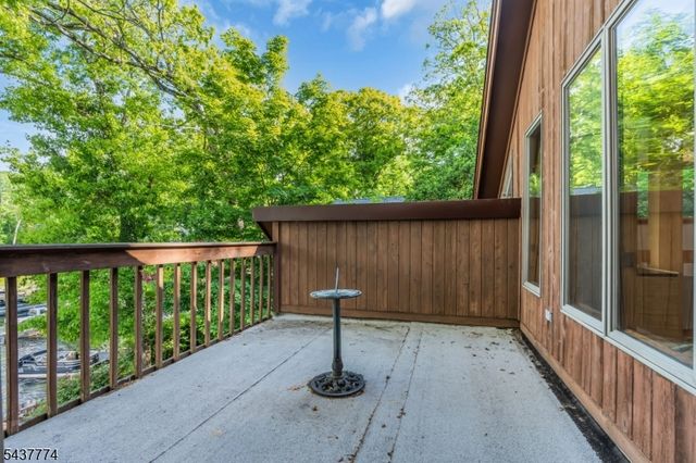 209 Squaw Trl, Hopatcong Boro, NJ 07821