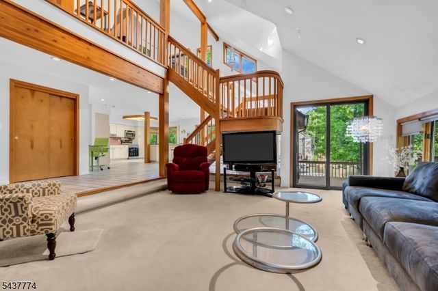 209 Squaw Trl, Hopatcong Boro, NJ 07821