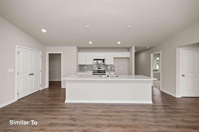 1104 Featherstone Avenue NE, Bondurant, IA 50035