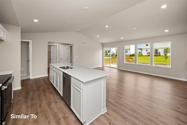 1104 Featherstone Avenue NE, Bondurant, IA 50035