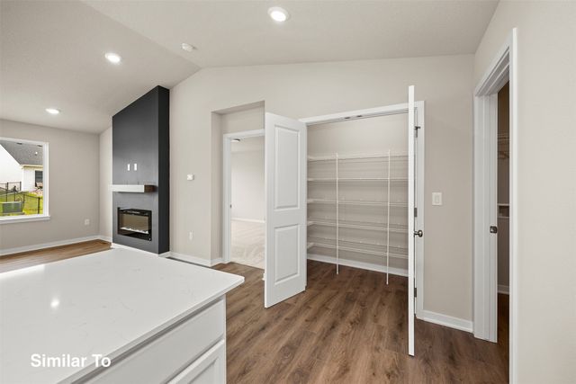 1104 Featherstone Avenue NE, Bondurant, IA 50035