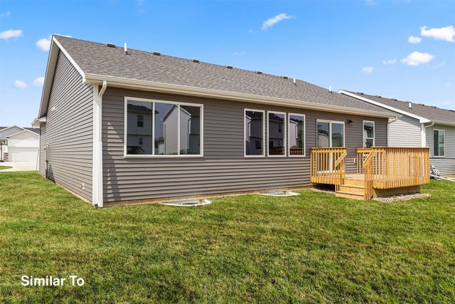 1104 Featherstone Avenue NE, Bondurant, IA 50035