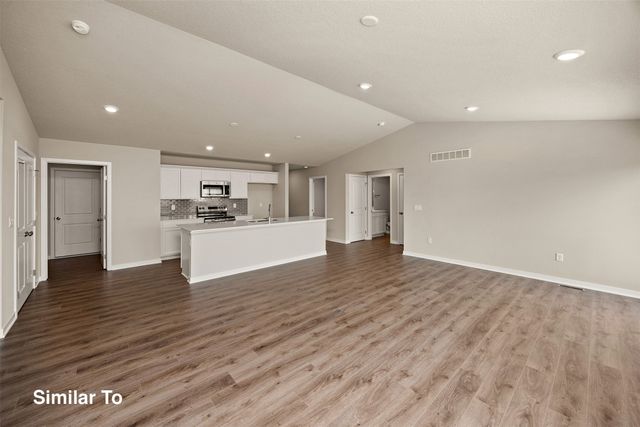 1104 Featherstone Avenue NE, Bondurant, IA 50035