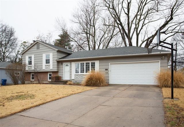 9706 HAYES Drive, Overland Park, KS 66212