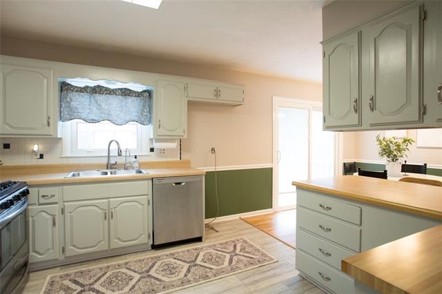 9706 HAYES Drive, Overland Park, KS 66212