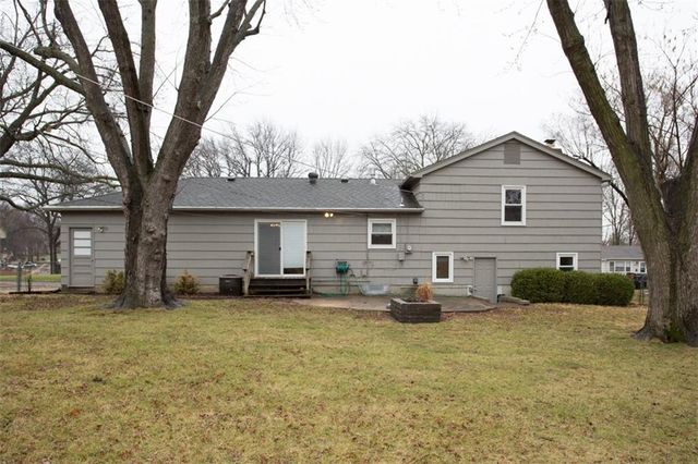 9706 HAYES Drive, Overland Park, KS 66212