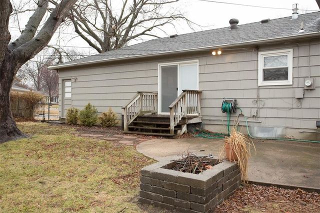 9706 HAYES Drive, Overland Park, KS 66212