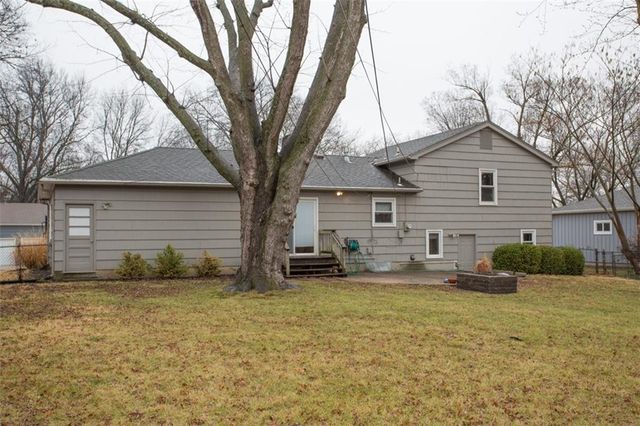 9706 HAYES Drive, Overland Park, KS 66212