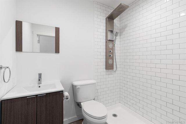 123 Sterling Avenue 4, Greenport, NY 11944