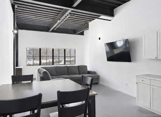 123 Sterling Avenue 4, Greenport, NY 11944