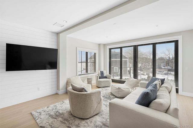 123 Sterling Avenue 4, Greenport, NY 11944