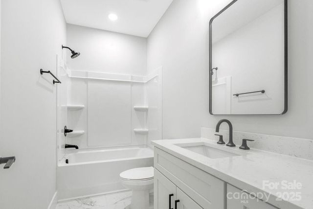 697 S Grove Street, Lincolnton, NC 28092