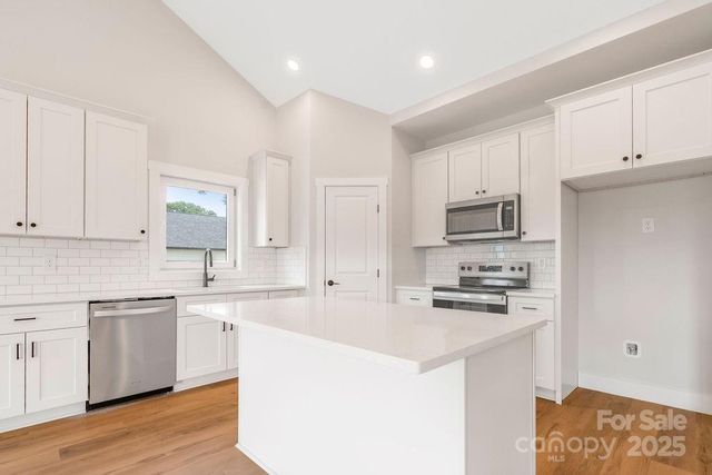 697 S Grove Street, Lincolnton, NC 28092