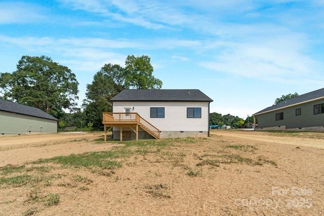 697 S Grove Street, Lincolnton, NC 28092