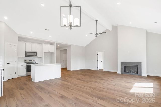 697 S Grove Street, Lincolnton, NC 28092