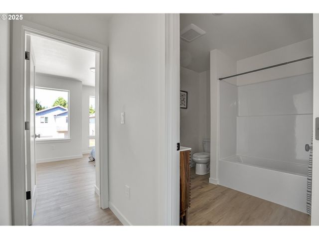 14864 Ne Couch St 11, Portland, OR 97230