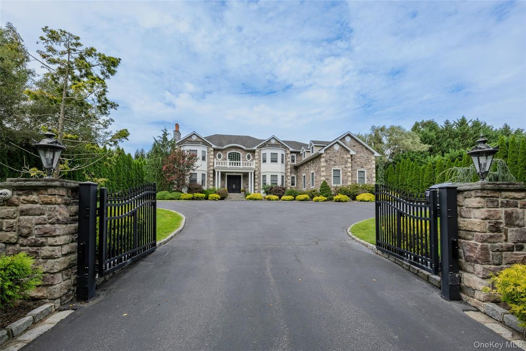10 Meadow Glen Road, Fort Salonga, NY 11768 — exterior