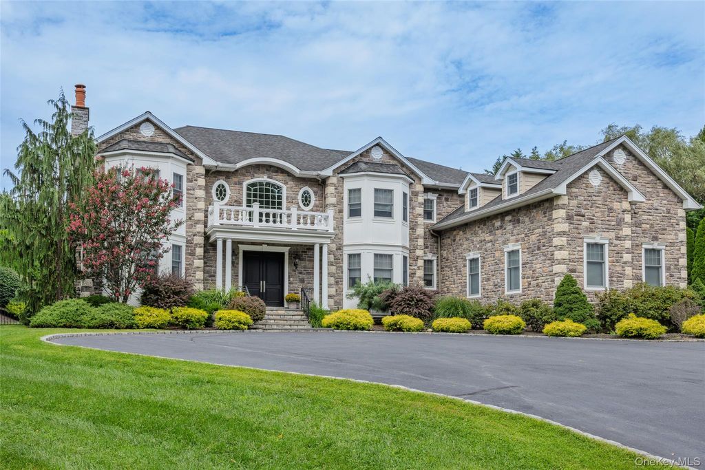 10 Meadow Glen Road, Fort Salonga, NY 11768 — photo 2