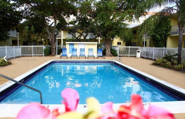 4271 NW 5th St 106, Plantation, FL 33317