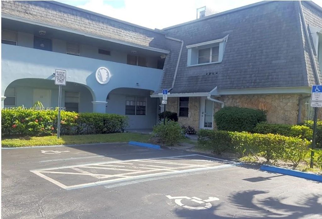 4271 NW 5th St 106, Plantation, FL 33317