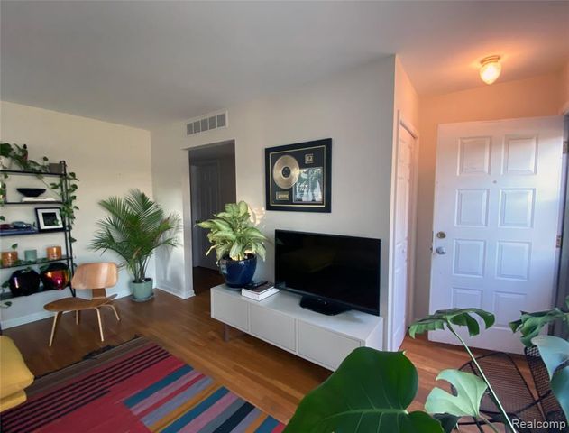1377 Chapin Avenue, Birmingham, MI 48009